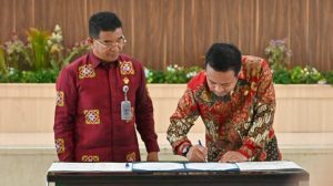 Gubernur Andi Sudirman Tandatangani BAST Penyerahan LKPD Unaudited Tahun 2022