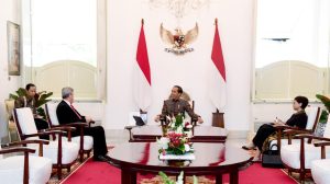 Presiden Joko Widodo menerima Duta Besar Palestina untuk Indonesia, Zuhair Al-Shun, di Istana Merdeka, Jakarta, Jumat (24/3/2023)