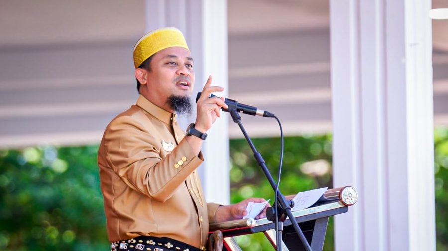 Gubernur Sulsel, Andi Sudirman Sulaiman saat menghadiri acara Hari Ulang Tahun ke-160 Kabupaten Jeneponto di Lapangan Pasamaturukang, Kecamatan Binamu, Senin (1/5/2023)